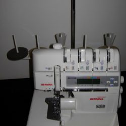 sprzedam 5-nitkowy overlock Bernina